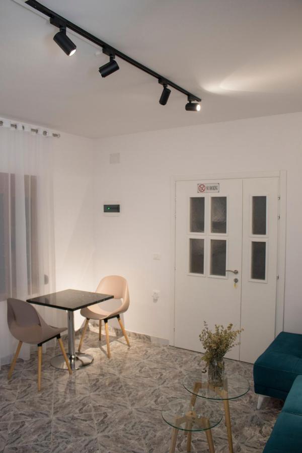 Appartement Vila Shehaj Luxury à Vlorë Extérieur photo